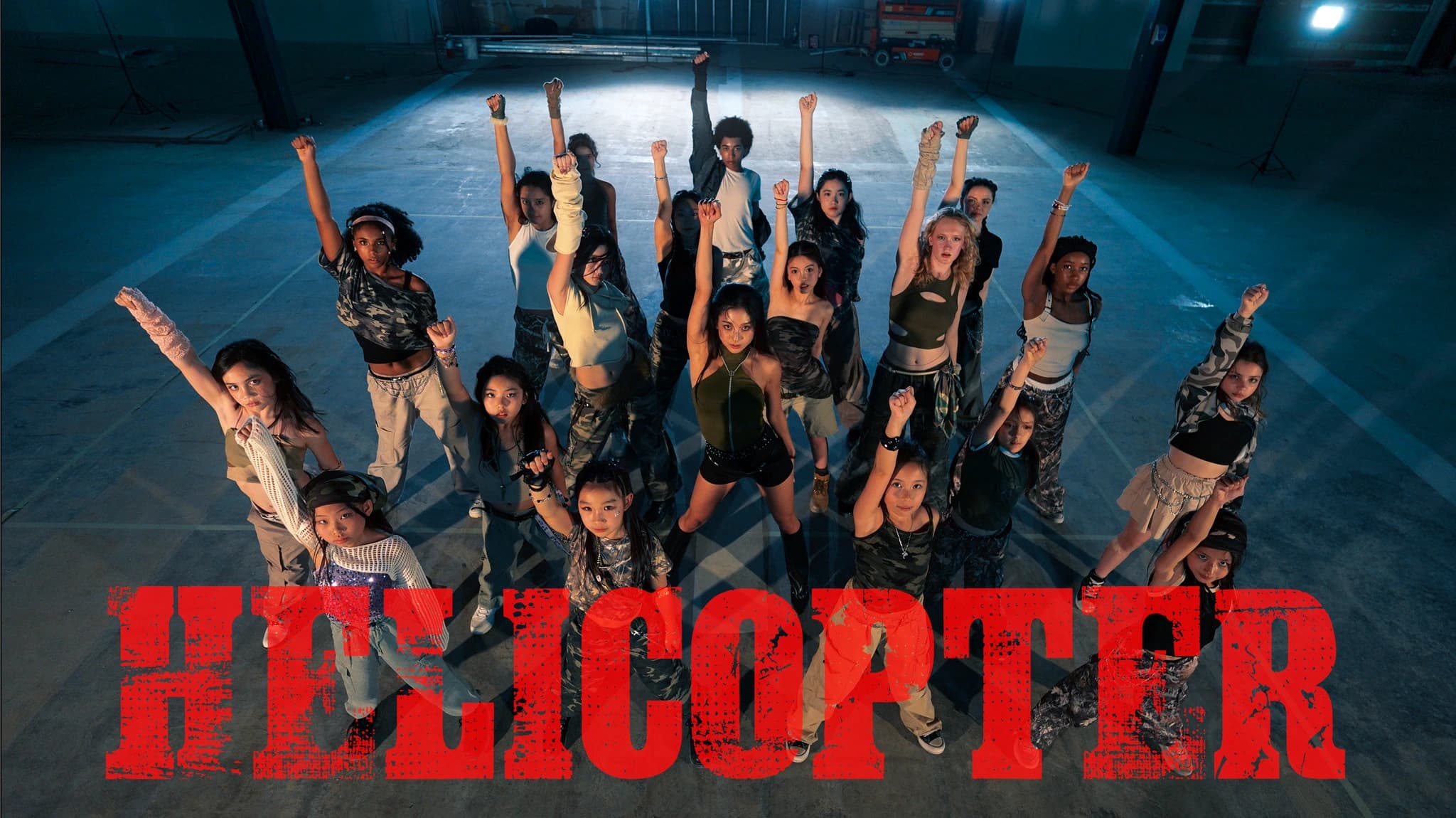 Seungyeon and N2 Youth performing in the Helicopter music video.